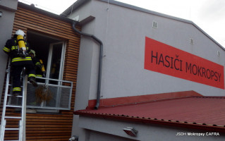 Výcvik jednotky útok do nadzemího podlaží Výcvik jednotky útok do nadzemího podlaží