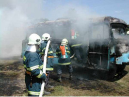 Hašení autobusu (2003)