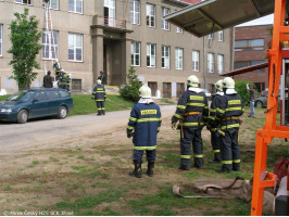 Taktické cvičení  Požár mokropeské školy 2009