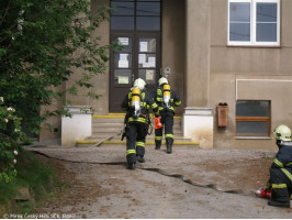 Taktické cvičení  Požár mokropeské školy 2009