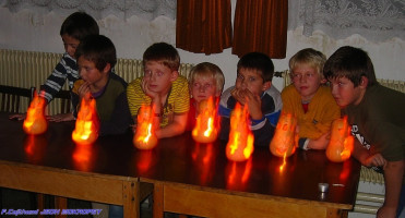 Halloween a naši mladší kolegové Halloween a naši mladší kolegové