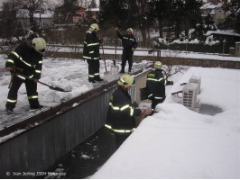 Odstranění sněhu na mateřské školce