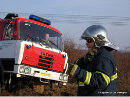 Požár louky a křoví Choteč