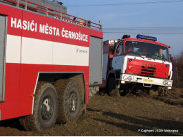 Požár louky a křoví Choteč