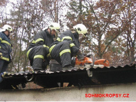 Požár kabin na fotbalovém hřišti Vonoklasy