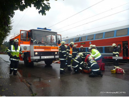 Osoba pod vlakem nádraží Černošice