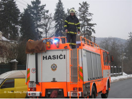 Odstranění ledových převisů na ZUŠ