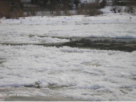 Ledová bariera na řece III