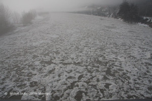 Ledová bariera na řece 8.1.2011