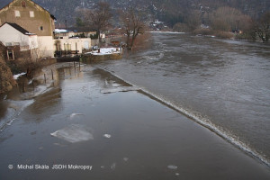 Ledová bariera na řece 8.1.2011