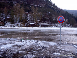 Ledová bariera na řece 8.1.2011