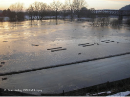 Ledová bariera na řece 8.1.2011