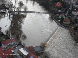 Letecký průzkum zaplavených Černošic 