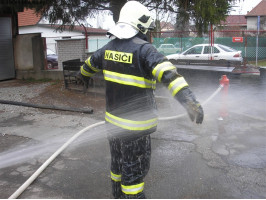 Požár popelářského vozu ulice Srbská
