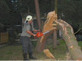 Následky středeční bouře