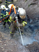 Požár lesa nad tratí kopec Staňkovka