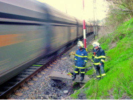 Požár lesa nad tratí kopec Staňkovka