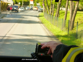 Spadlé větve na cyklostezku směr Radotín