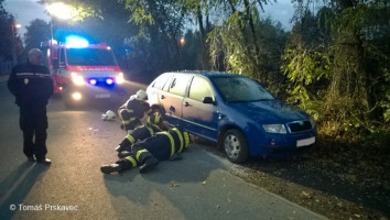 Únik benzinu po krádeži ulice Zdeňka Lhoty