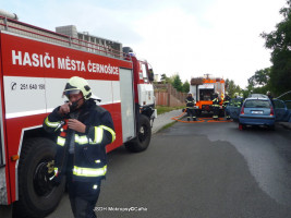 Požár osobního vozidla ulice Karlická