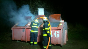 Požár velkoobjemového kontejneru ulice Topolská