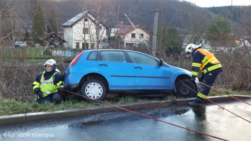 Dopravní nehoda OA ulice Pod Višňovkou