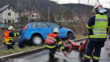 Dopravní nehoda OA ulice Pod Višňovkou