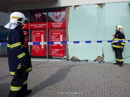 Prasklá výloha Centrum Vráž