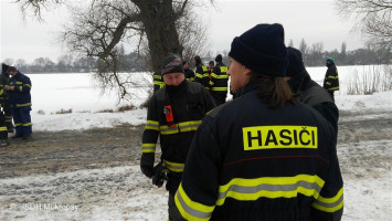 Výcvik záchrany ze zamrzlé hladiny HZS Slaný