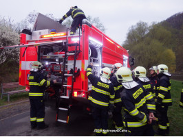 Zaškolení hasičů na CAS 30 Scania