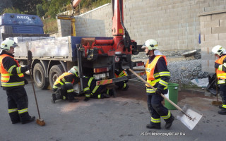 Únik ropné látky z NA ulice Libušina